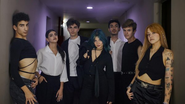 Les Vestes d'Été Incontournables pour un Style Professionnel et Raffiné